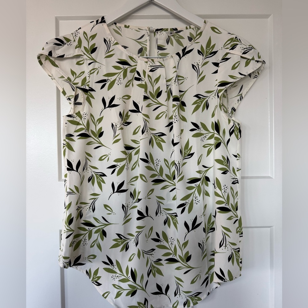 TASAMO Pleated Floral Print Blouse